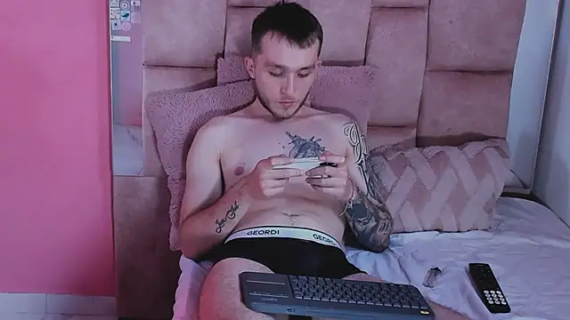 Snapshot of Dylanwhite23_ chatting on 23, 4, 2026 Dylanwhite23 online show from 23, 4, 2026
