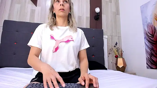 Snapshot of Anastasiapriest chatting on 13, 5, 2026 Anastasiapriest online show from 13, 5, 2026