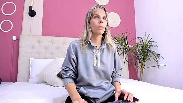 Snapshot of Anastasiapriest chatting on 19, 5, 2026 Anastasiapriest online show from 19, 5, 2026
