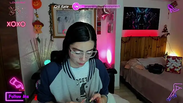 LauGrayJ online show from 4, 3, 2025