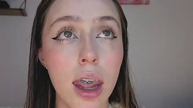 Snapshot of SofiaGc chatting on 4, 11, 2025 SofiaGc online show from 4, 11, 2025