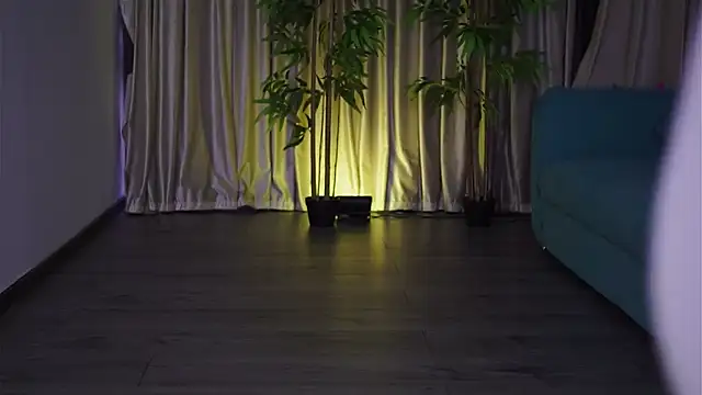 MissKiarra online show from 20, 2, 2025