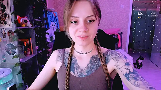 NaniMoore online show from 3, 2, 2025