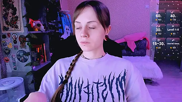 NaniMoore online show from 6, 2, 2025