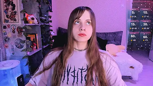 NaniMoore online show from 7, 2, 2025