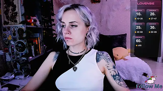 NaniMoore online show from 6, 10, 2025