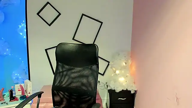 Snapshot of Emmily_Walker chatting on 26, 9, 2025 Emmily Walker online show from 26, 9, 2025