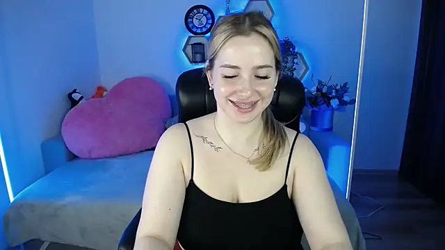 SabrinViolet online show from 28, 11, 2025