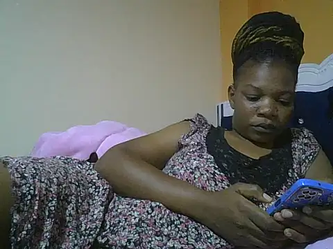Snapshot of clakemmy250 chatting on 1, 1, 2025 clakemmy250 online show from 1, 1, 2025