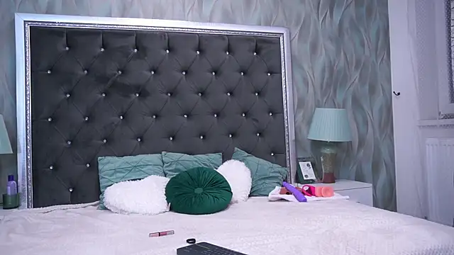 AnneHove online show from 6, 12, 2024