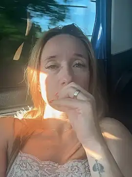 Snapshot of AnneHove chatting on 18, 7, 2026 AnneHove online show from 18, 7, 2026