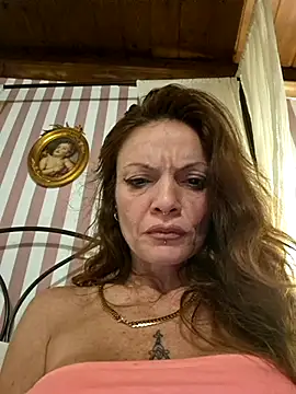 Snapshot of vampvanna23 chatting on 5, 7, 2026 vampvanna23 online show from 5, 7, 2026