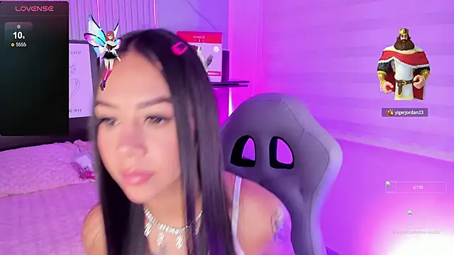 Snapshot of Violet_spencer chatting on 28, 10, 2025 Violet spencer online show from 28, 10, 2025