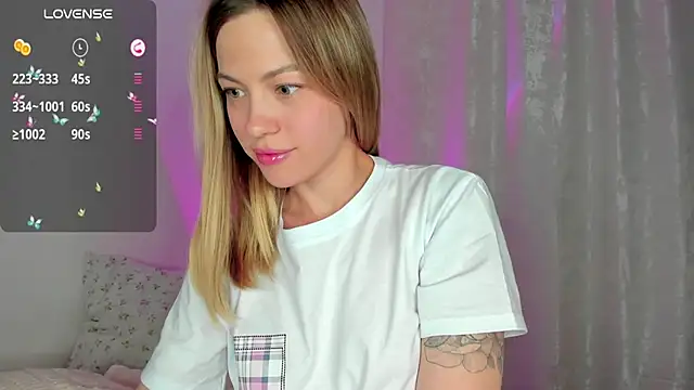 Snapshot of damn_cutie chatting on 23, 2, 2025 damn cutie online show from 23, 2, 2025