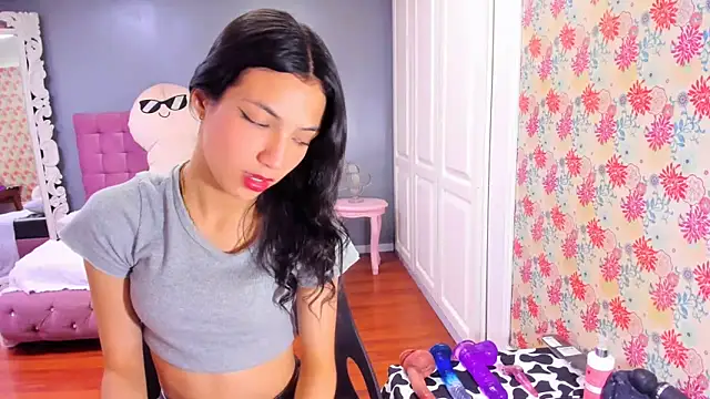 Snapshot of Iris_Stone_ chatting on 4, 3, 2025 Iris Stone online show from 4, 3, 2025