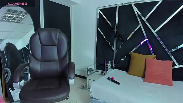 Snapshot of Ivanna18_x chatting on 14, 9, 2025 Ivanna18 x online show from 14, 9, 2025