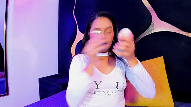 Snapshot of Ivanna18_x chatting on 9, 10, 2025 Ivanna18 x online show from 9, 10, 2025