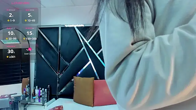 Snapshot of Ivanna18_x chatting on 13, 10, 2025 Ivanna18 x online show from 13, 10, 2025