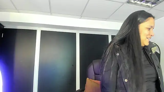 Snapshot of Ivanna18_x chatting on 28, 10, 2025 Ivanna18 x online show from 28, 10, 2025