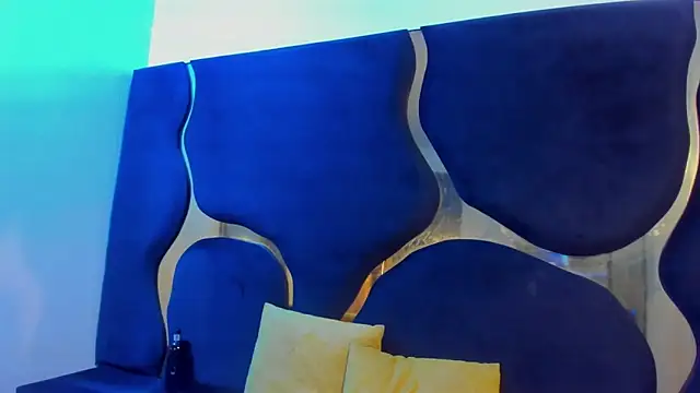 Snapshot of Ivanna18_x chatting on 30, 10, 2025 Ivanna18 x online show from 30, 10, 2025