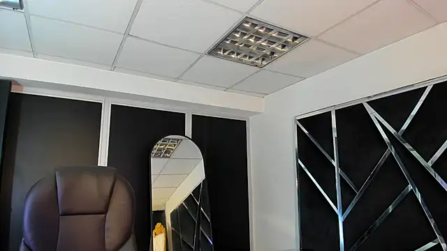 Snapshot of Ivanna18_x chatting on 16, 11, 2025 Ivanna18 x online show from 16, 11, 2025