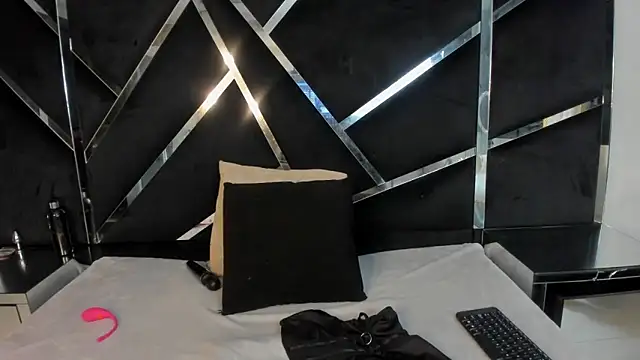 Snapshot of Ivanna18_x chatting on 20, 11, 2025 Ivanna18 x online show from 20, 11, 2025