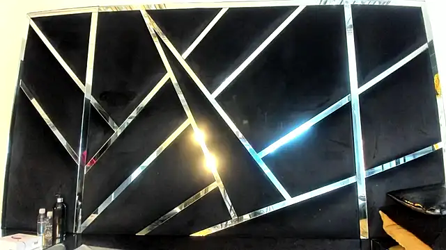 Snapshot of Ivanna18_x chatting on 24, 11, 2025 Ivanna18 x online show from 24, 11, 2025