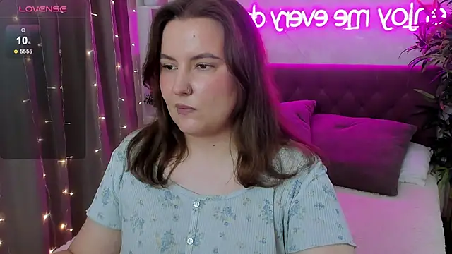 Snapshot of FeralPeach chatting on 14, 6, 2026 FeralPeach online show from 14, 6, 2026