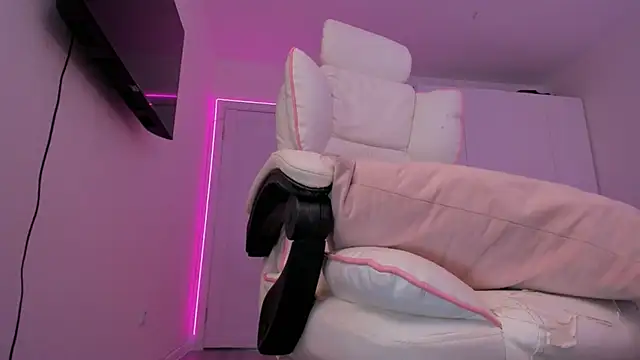 Eva Davi online show from 19, 3, 2025