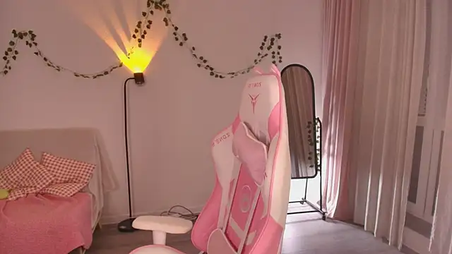 Eva Davi online show from 23, 12, 2025