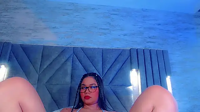 Snapshot of JasmineMoore chatting on 19, 6, 2026 JasmineMoore online show from 19, 6, 2026