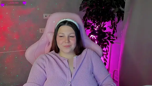 Snapshot of Ruth_Oliver chatting on 5, 1, 2025 Ruth Oliver online show from 5, 1, 2025