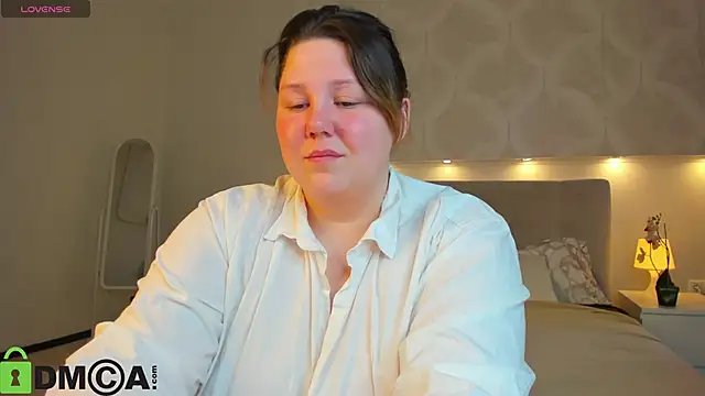 Snapshot of Ruth_Oliver chatting on 6, 6, 2026 Ruth Oliver online show from 6, 6, 2026