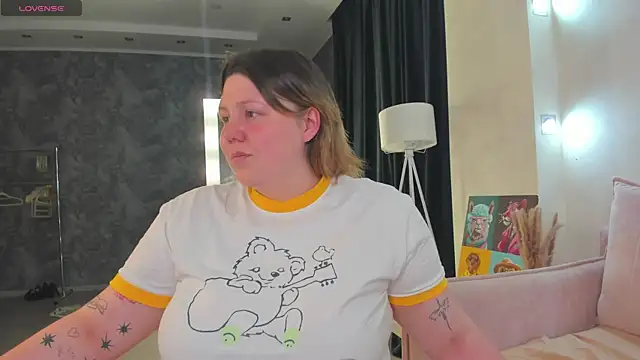 Snapshot of Ruth_Oliver chatting on 10, 7, 2026 Ruth Oliver online show from 10, 7, 2026
