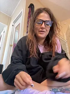 Snapshot of SafeinouterSpace chatting on 12, 9, 2025 SafeinouterSpace online show from 12, 9, 2025