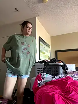 Snapshot of SafeinouterSpace chatting on 5, 10, 2025 SafeinouterSpace online show from 5, 10, 2025