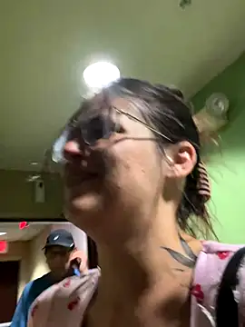 Snapshot of SafeinouterSpace chatting on 8, 10, 2025 SafeinouterSpace online show from 8, 10, 2025