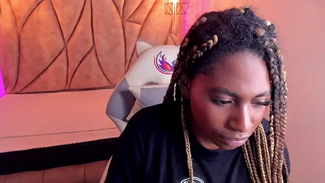 Queen perla  online show from 19, 1, 2025