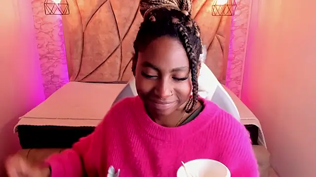 Queen perla  online show from 22, 1, 2025