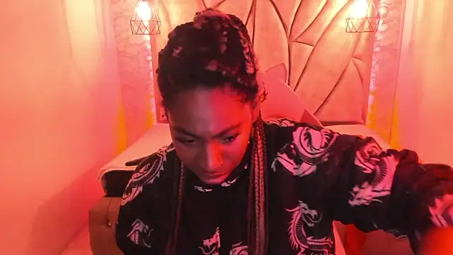 Queen perla  online show from 14, 2, 2025