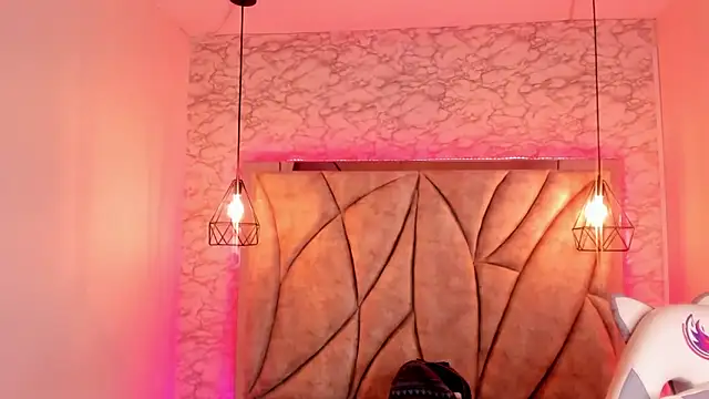 Queen perla  online show from 16, 2, 2025