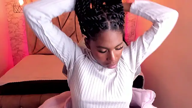 Queen perla  online show from 5, 3, 2025