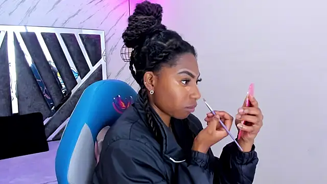 Queen perla  online show from 8, 11, 2025