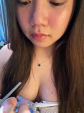 Snapshot of Hotellinh12 chatting on 10, 6, 2026 Hotellinh12 online show from 10, 6, 2026
