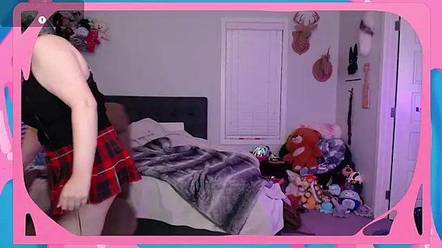 Snapshot of CirqueNoirBlu chatting on 21, 10, 2025 CirqueNoirBlu online show from 21, 10, 2025