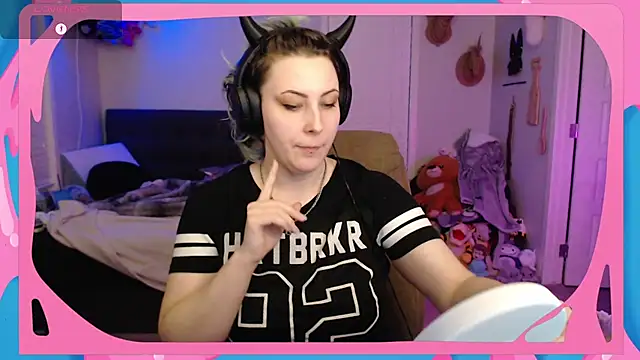 Snapshot of CirqueNoirBlu chatting on 28, 11, 2025 CirqueNoirBlu online show from 28, 11, 2025