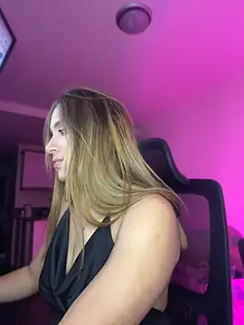 Agnescruzz online show from 31, 5, 2026