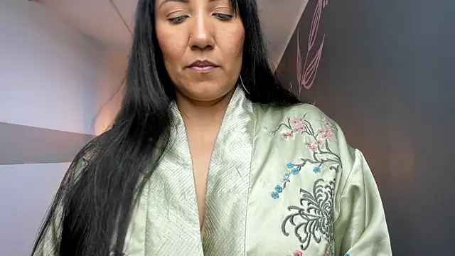 Snapshot of GiaFox_ chatting on 27, 1, 2025 GiaFox online show from 27, 1, 2025