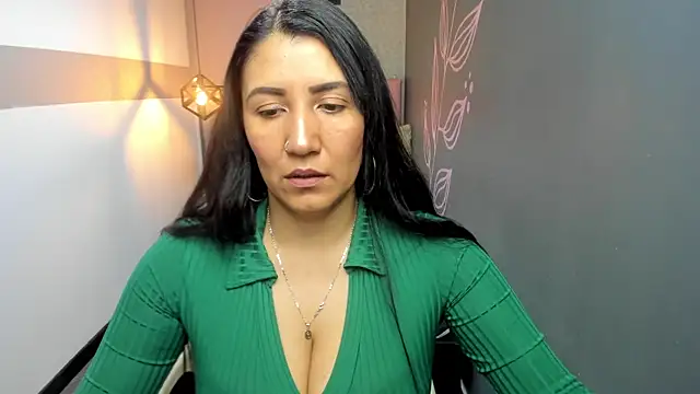 Snapshot of GiaFox_ chatting on 5, 2, 2025 GiaFox online show from 5, 2, 2025