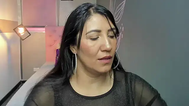 Snapshot of GiaFox_ chatting on 14, 2, 2025 GiaFox online show from 14, 2, 2025